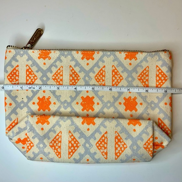 CLARINS PARIS Set Hydra-Essentiel Cream 1oz Facial Cleanser 3.4oz FEED Pouch NEW - Picture 8 of 10